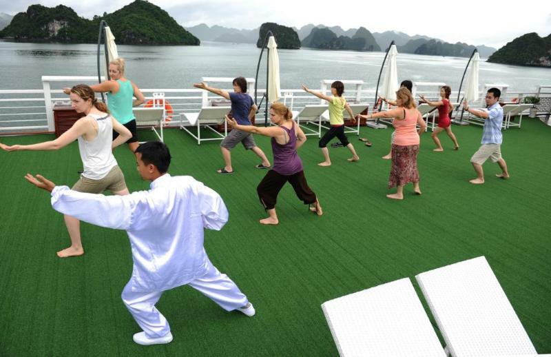 Hotel Alisa Cruise Halong Hạ Long Exterior foto