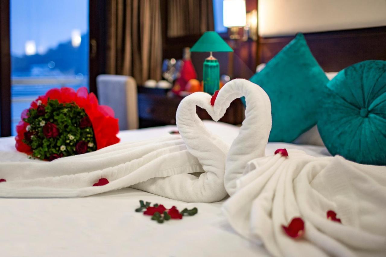 Hotel Alisa Cruise Halong Hạ Long Exterior foto